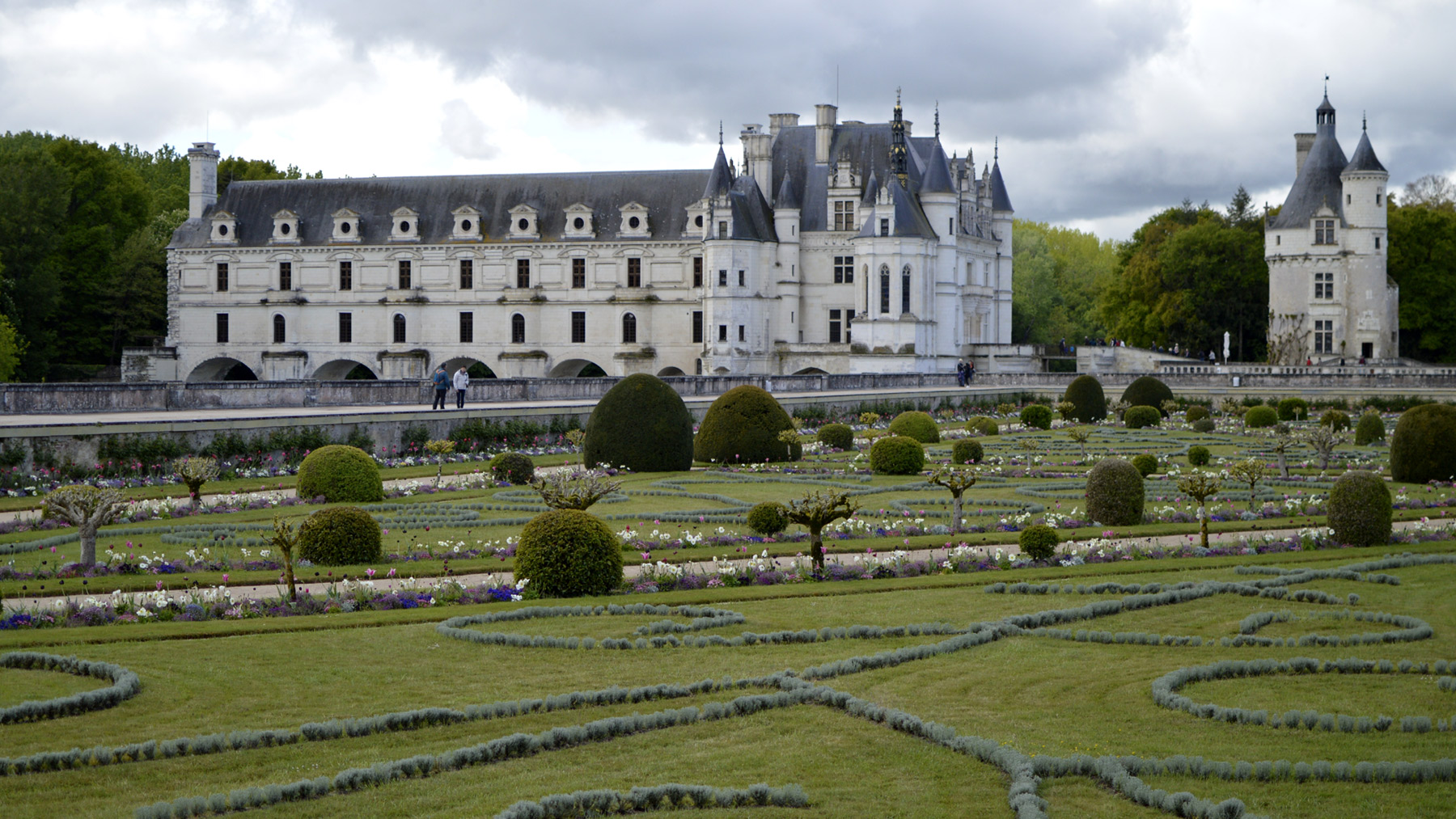 Chateau Chenenceau formal gardens