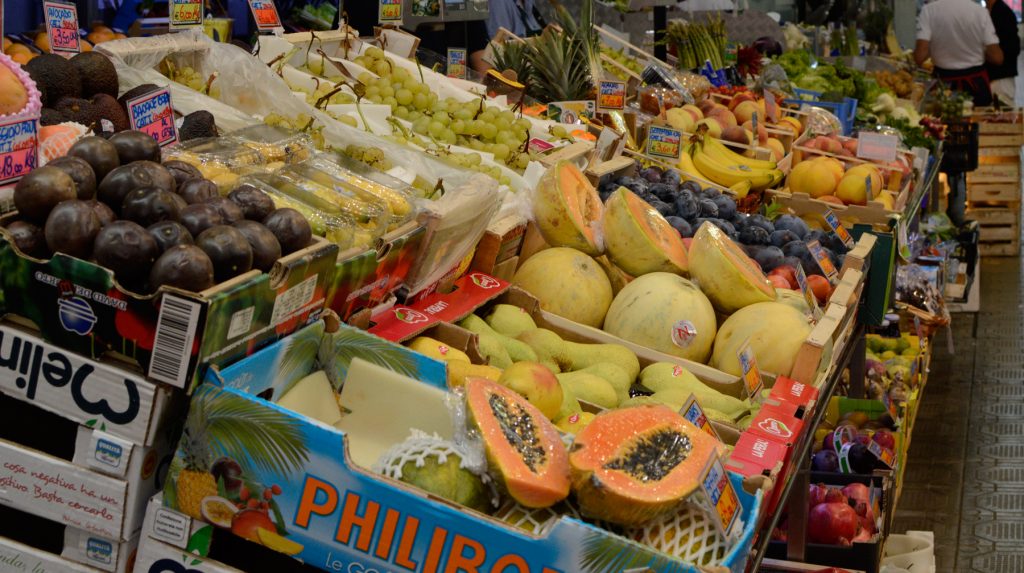 Modena Mercato Albinelli fresh fruit 