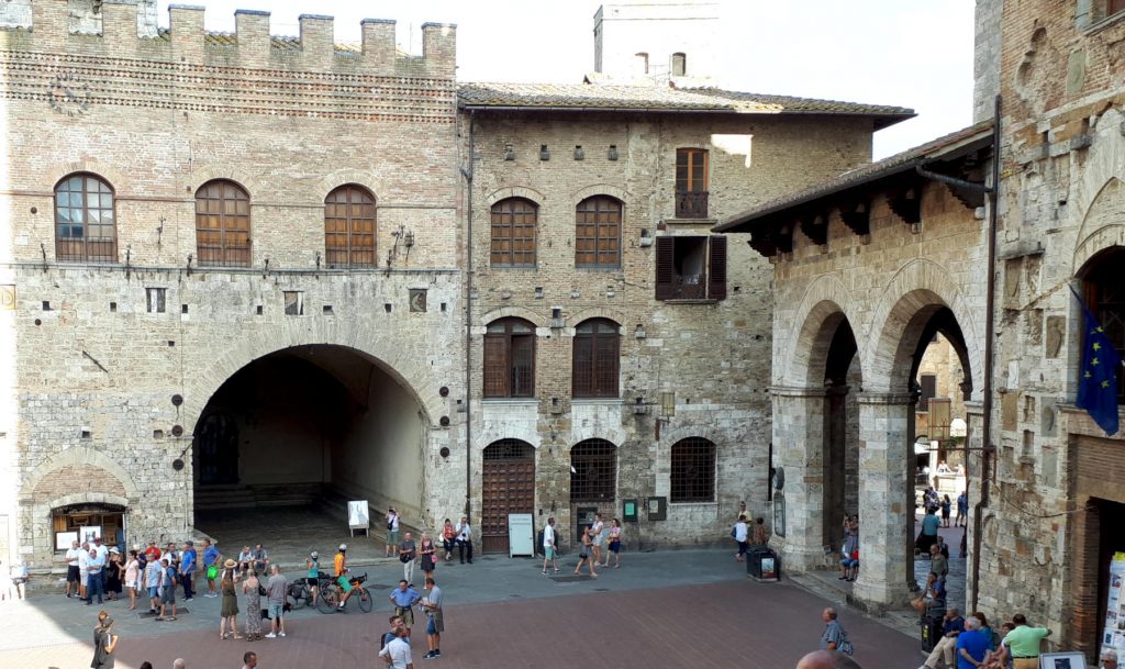 San Gimignano and the Palazzo del Popolo