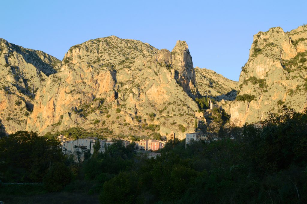 Moustiers-Sainte-Marie SunSet glowing on limestone cliffs