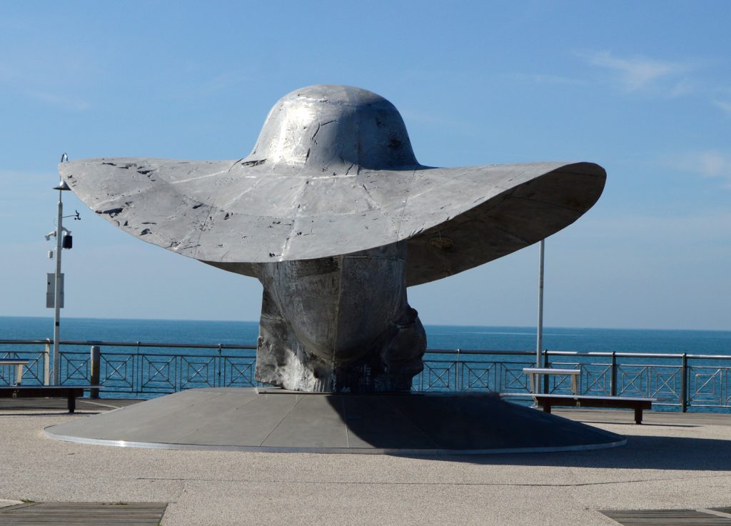 Tuscany Coast Aluminium Head and Hat Sculpture
