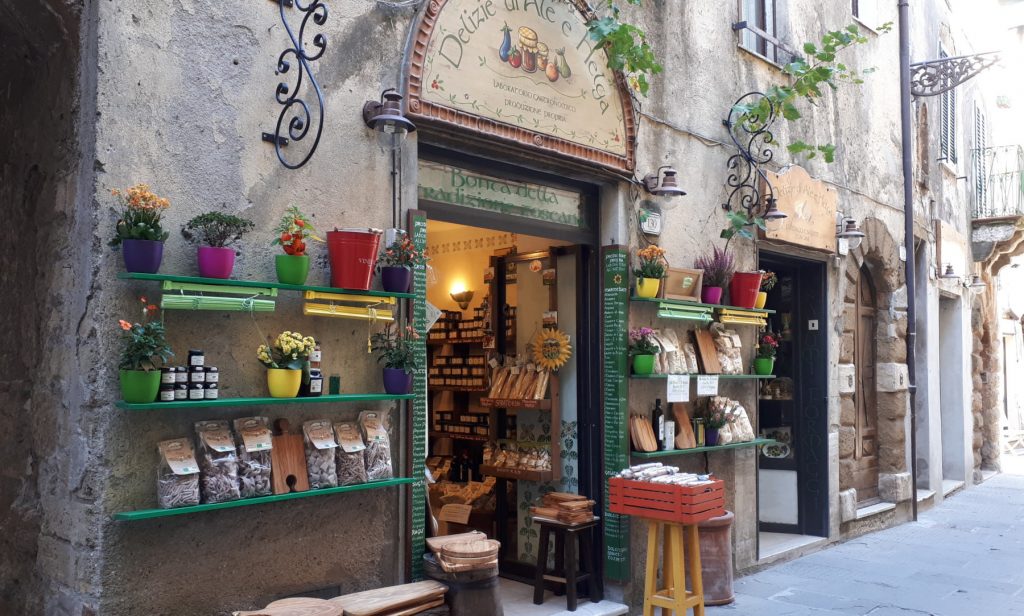 Pitigliano shop selling Tuscan goods