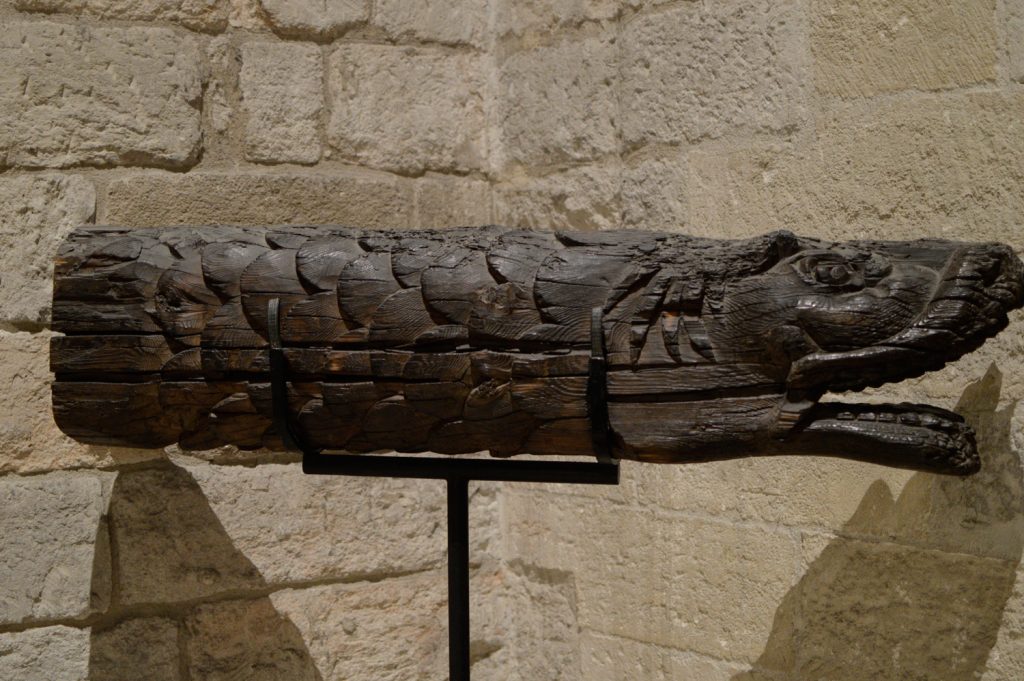 Avignon - Pont Des Palais, Fish Carving