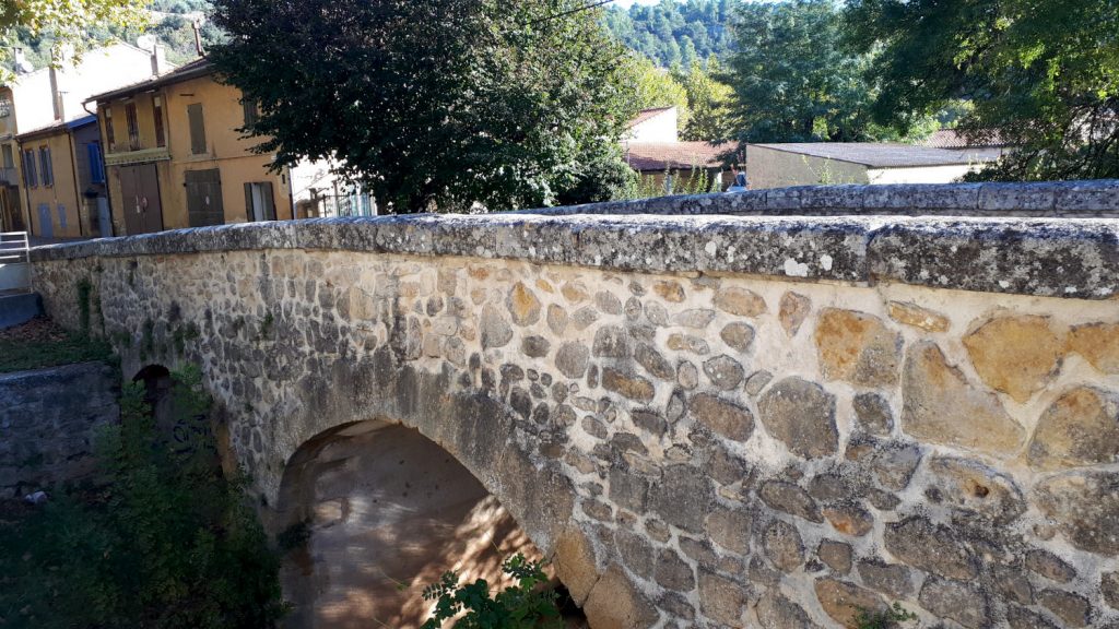 Jouques triple arched ancient stone ridge