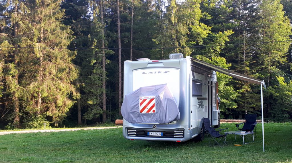 Laika Kreos 3008 motorhome with awning