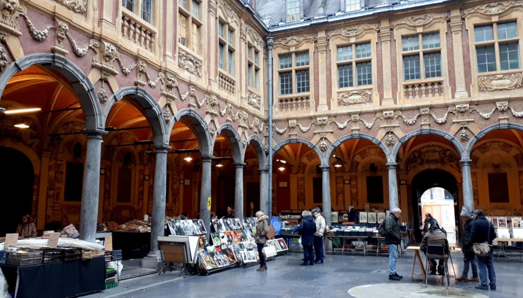 2nd hand book market in La Vieille Bourse de Lille