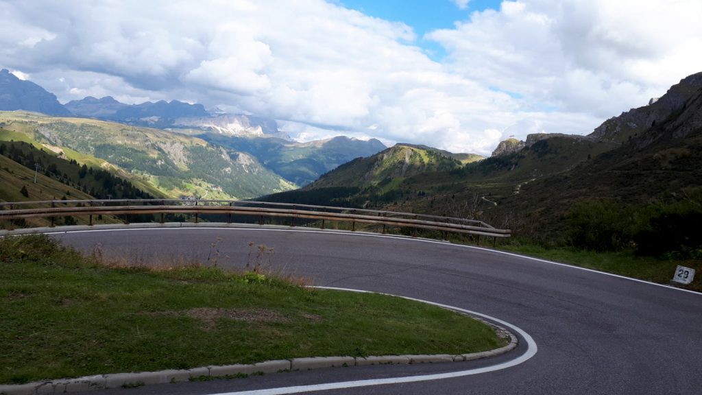 Hairpins in the Dolomite mountains
