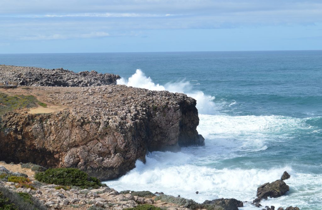 Algarve West coast - Crashing waves Praia da Bordeira