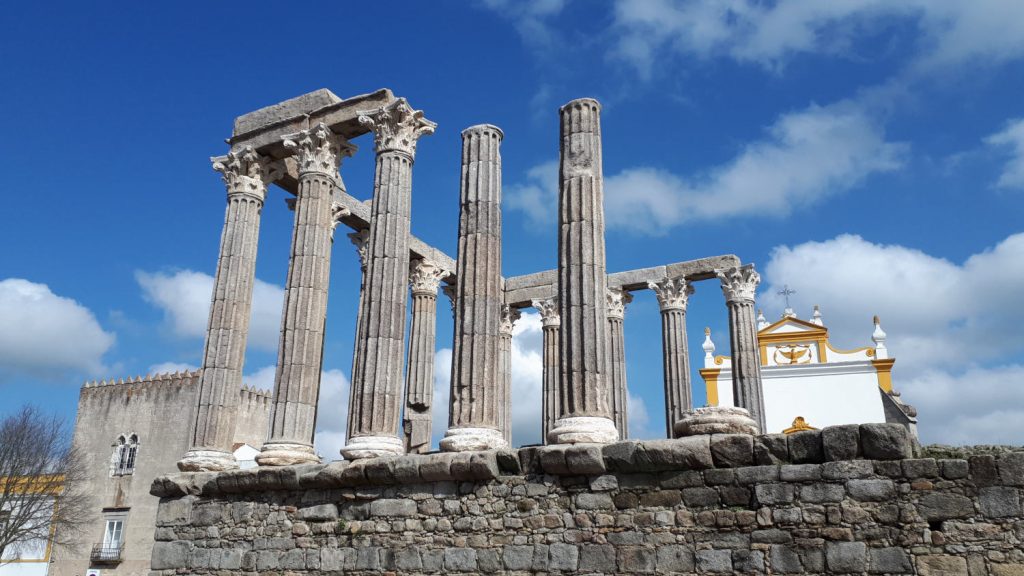 Templo Romano, Evora