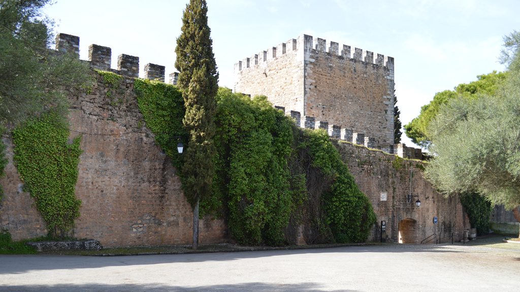 Vila Vicosa - Castle wall and keep