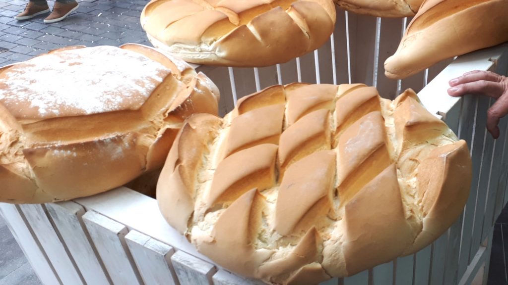 Giant loaves of bread to tear up