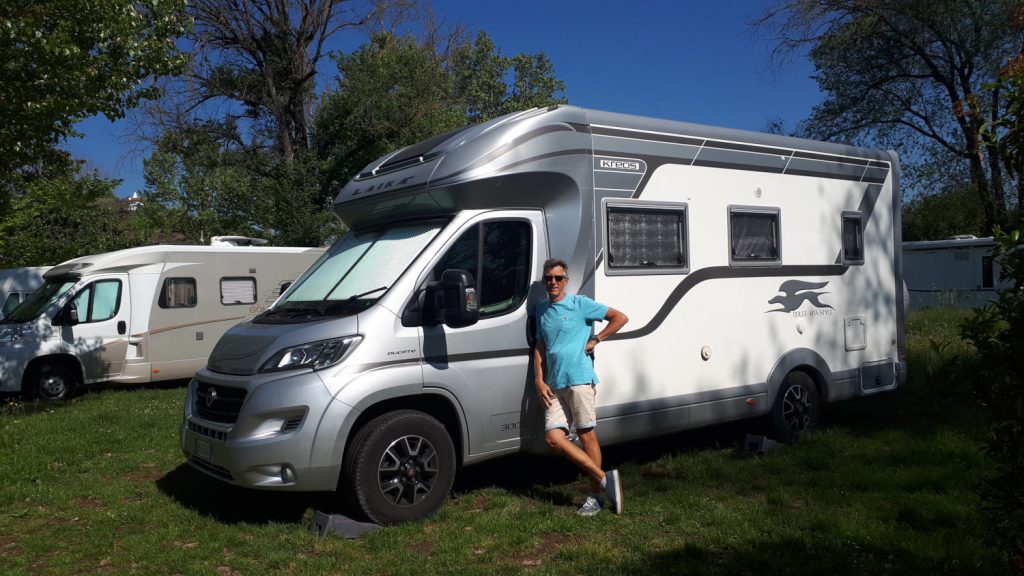 Buzz Laika in the motorhome aire at Tomar