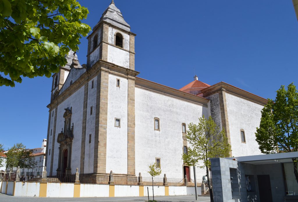 Castelo de Vide - The oversized main church