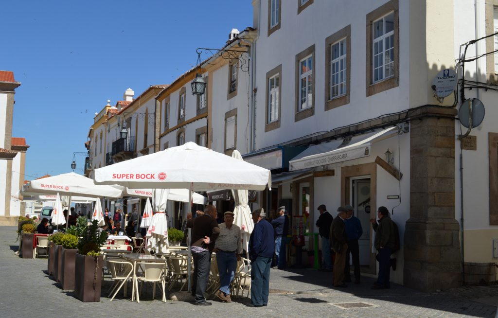 Castelo de Vide - Busy mid morning life