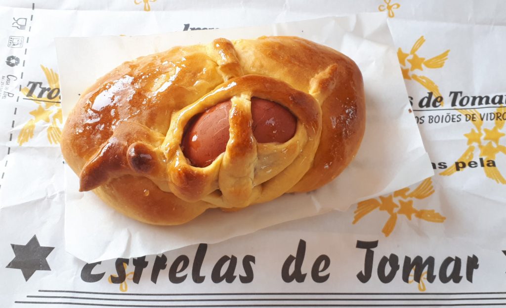 Folar da Pascoa from traditional bakery Estrelas de Tomar