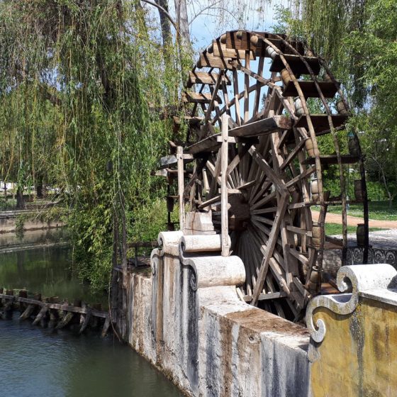 Ancient water wheel on the Nabao river, Tomar
