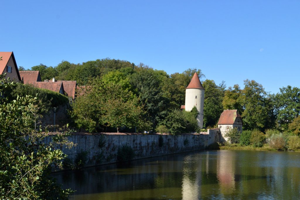 The lake just out side Dinklesbuhl town wall