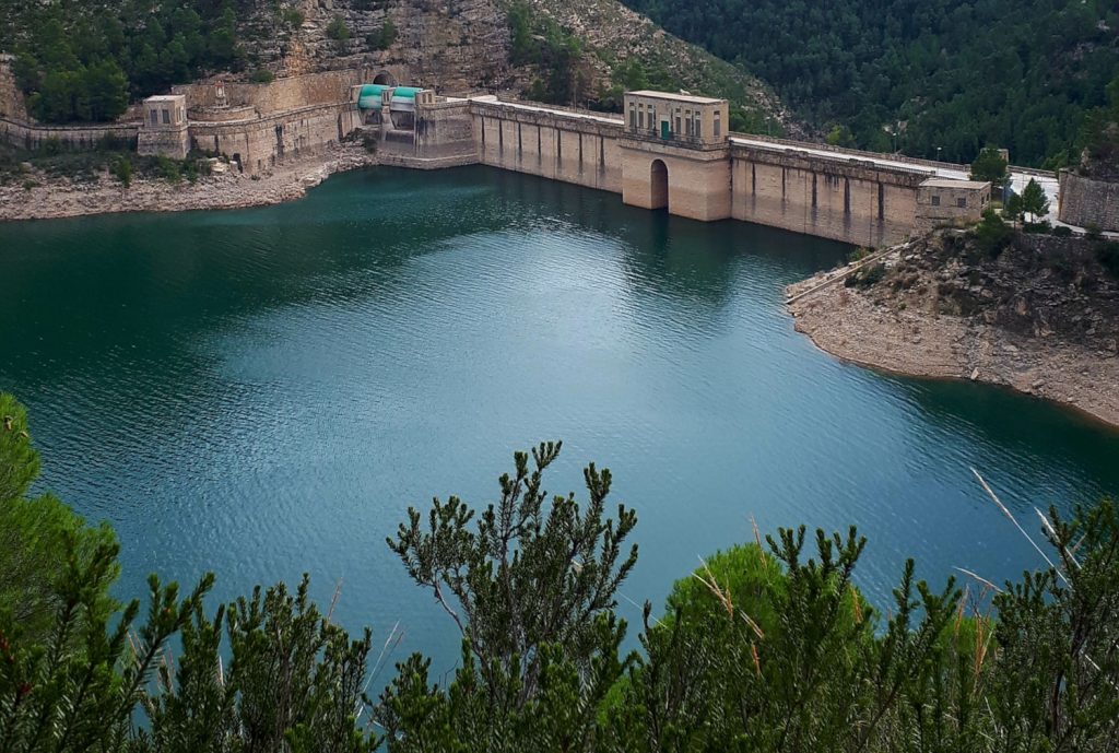 Benagéber reservoir and dam wall
