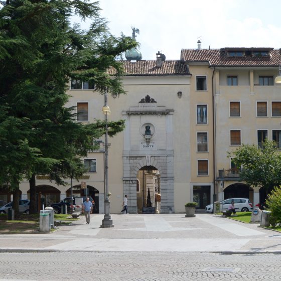 Belluno Piazza Dei Martiri Green Space