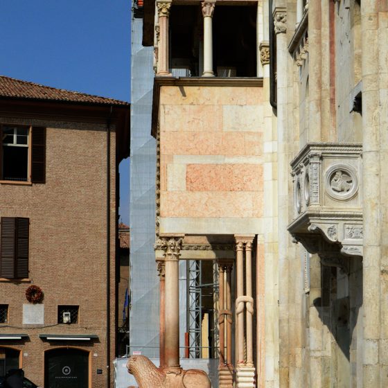 Modena Duomo showing subsidance