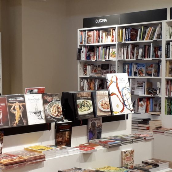 Cookbooks, many dual-language at Eataly World