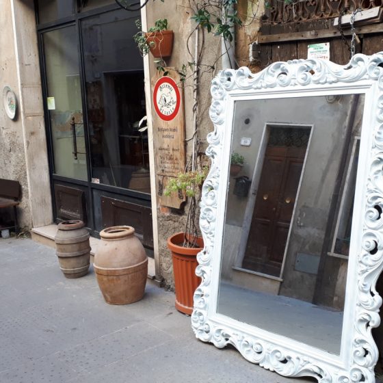 Shops in Pitigliano street