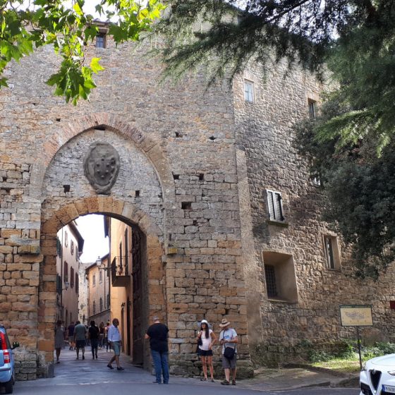 Porte through the Etruscan walls into Volterra