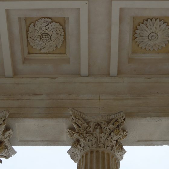 Nimes - Maison Carree Roman Temple