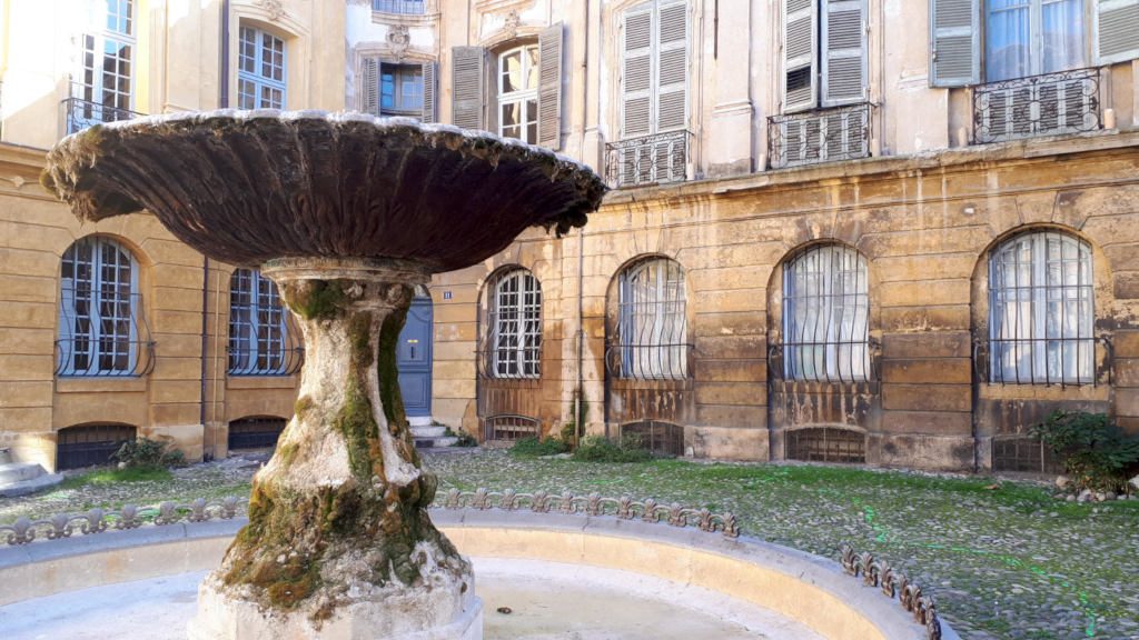 Aix-en-provence fountain