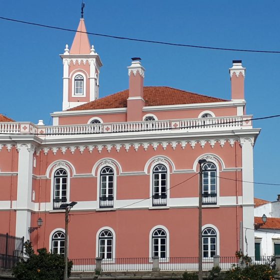 Tribunal building in Evora
