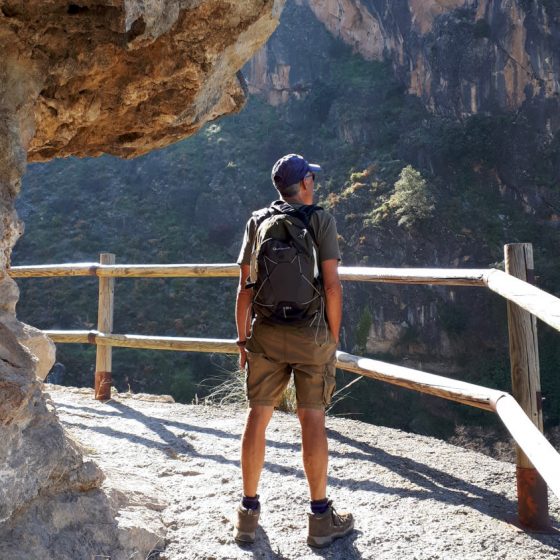 Overhanging rocks near the start of the walk