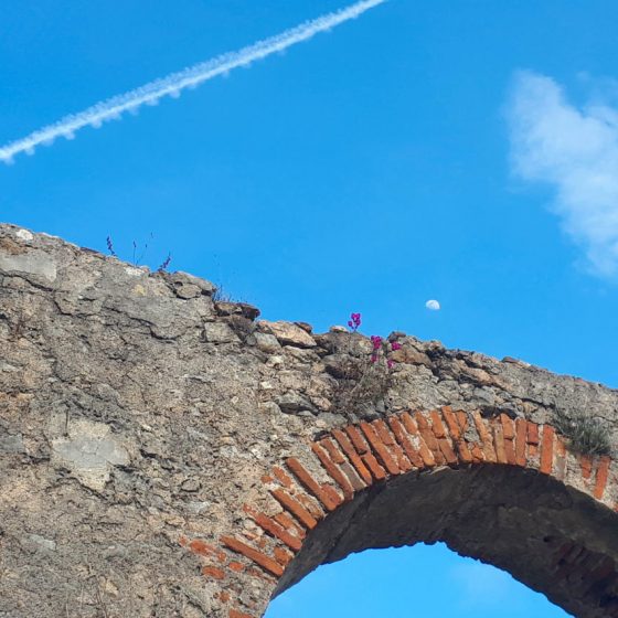 Obidos 3km long aqueduct, constructed in the 16th century