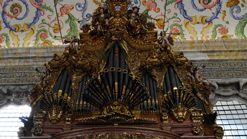 Coimbra - St Michaels Chapel organ