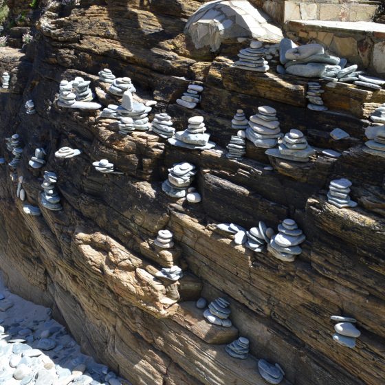 Las Catedrais beach - Stone piles