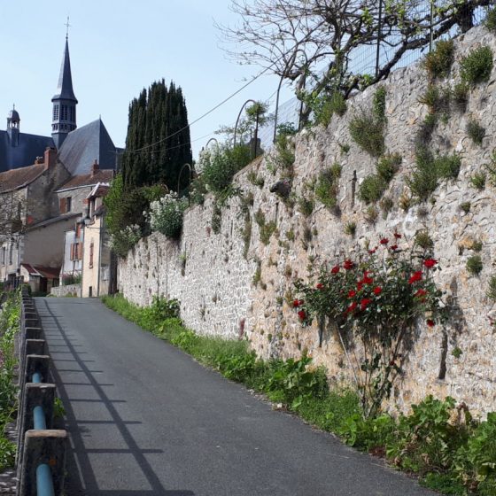 Walk leading down to the Balcon de l’Indrois riverside walk