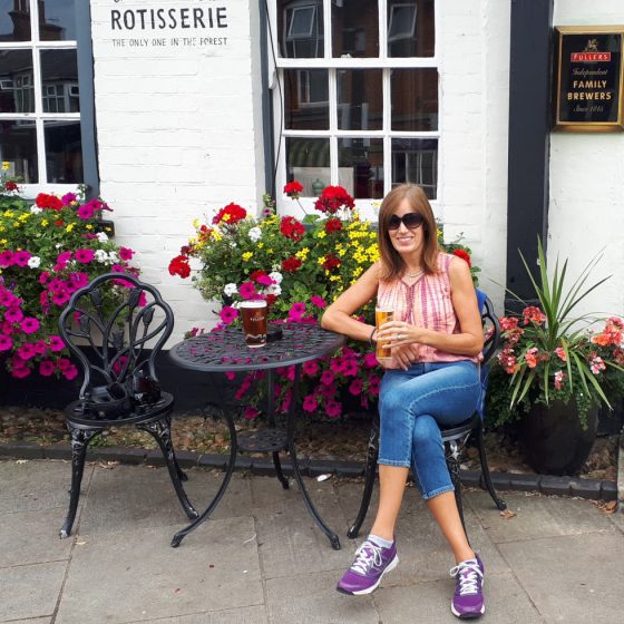 Time for refreshments in Lyndhurst High Street