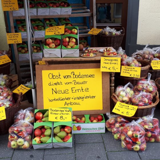 Meersburg local apples for sale