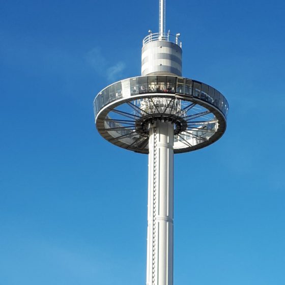 The Gyrotour - Rotating viewing platform for a 360 degree view